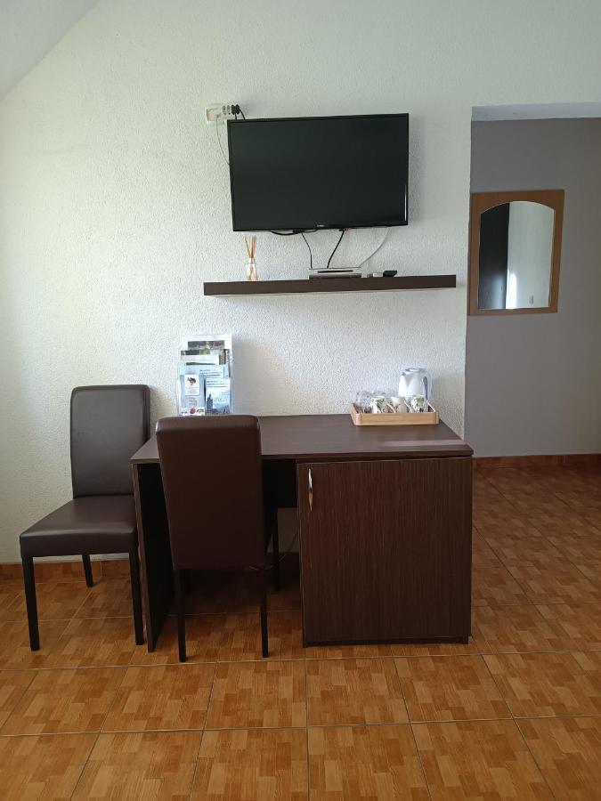 Rooms Marijanovic Plitvice Vrelo Korenicko Bagian luar foto